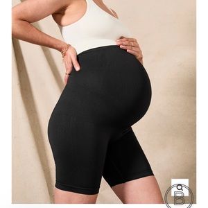 NWT Blanqi black stretchy maternity shorts, size small